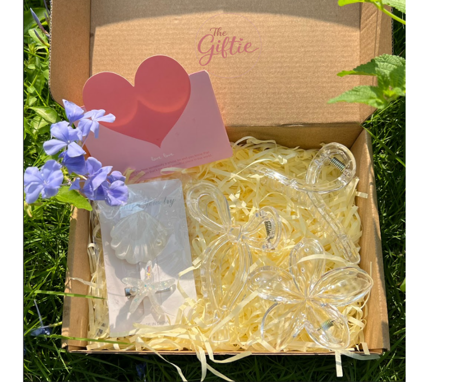 Set quà mệnh Kim màu trắng dễ thương