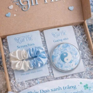 thủy duo xanh trắng: scrunchies và gương theo mệnh phong thủy